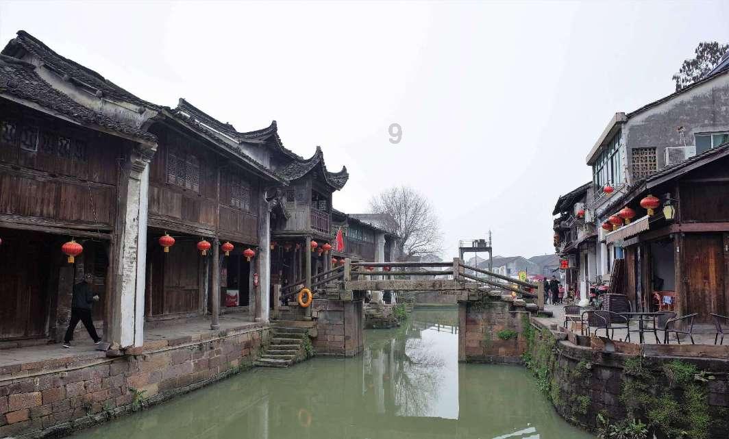辽宁一银行两小时办4个人业务？ 市民质疑工作人员办事速度，银行回应：业务较复杂正优化